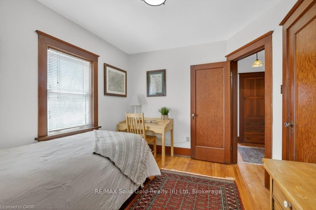 859 Queen's Boulevard - Photo 16