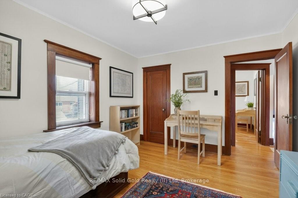 859 Queen's Boulevard - Photo 20