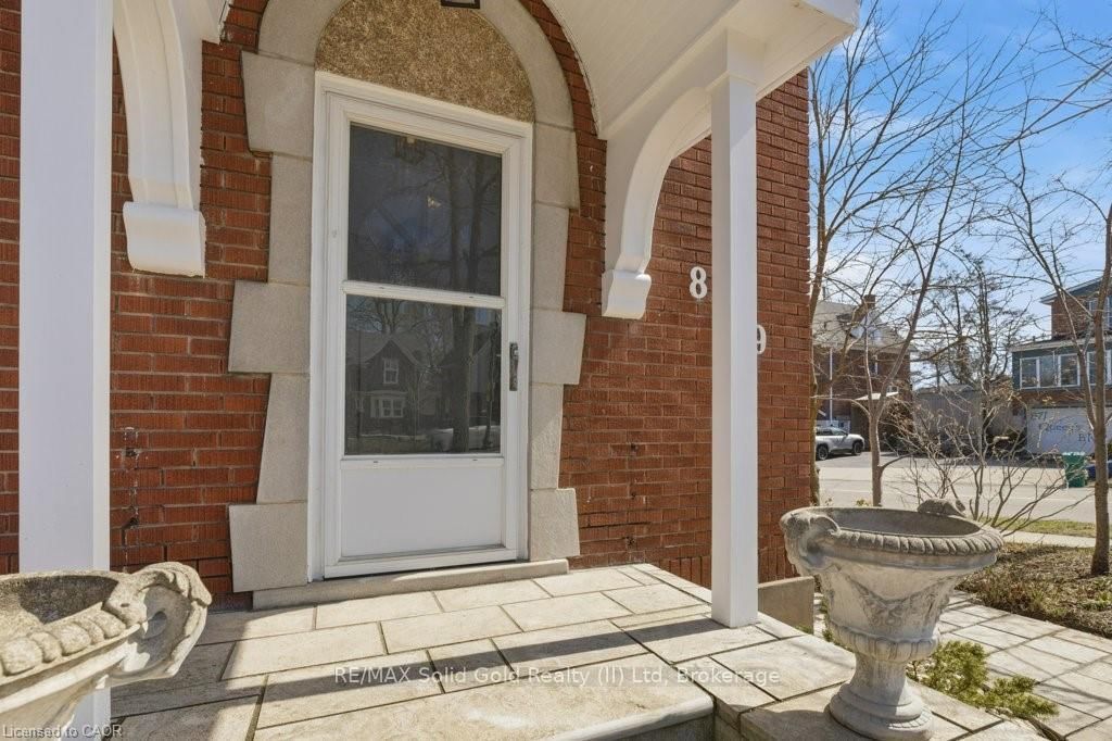 859 Queen's Boulevard - Photo 28