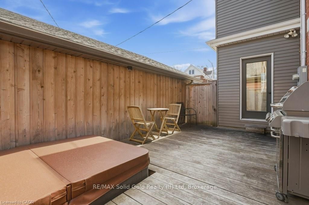 859 Queen's Boulevard - Photo 29