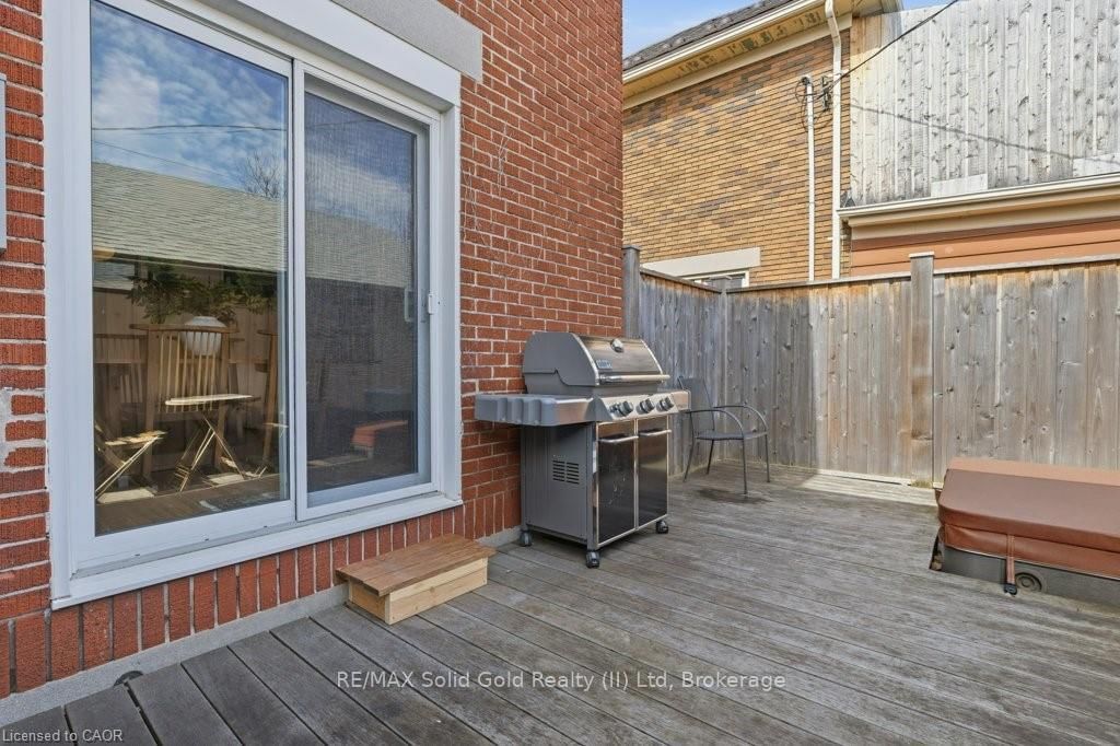 859 Queen's Boulevard - Photo 30