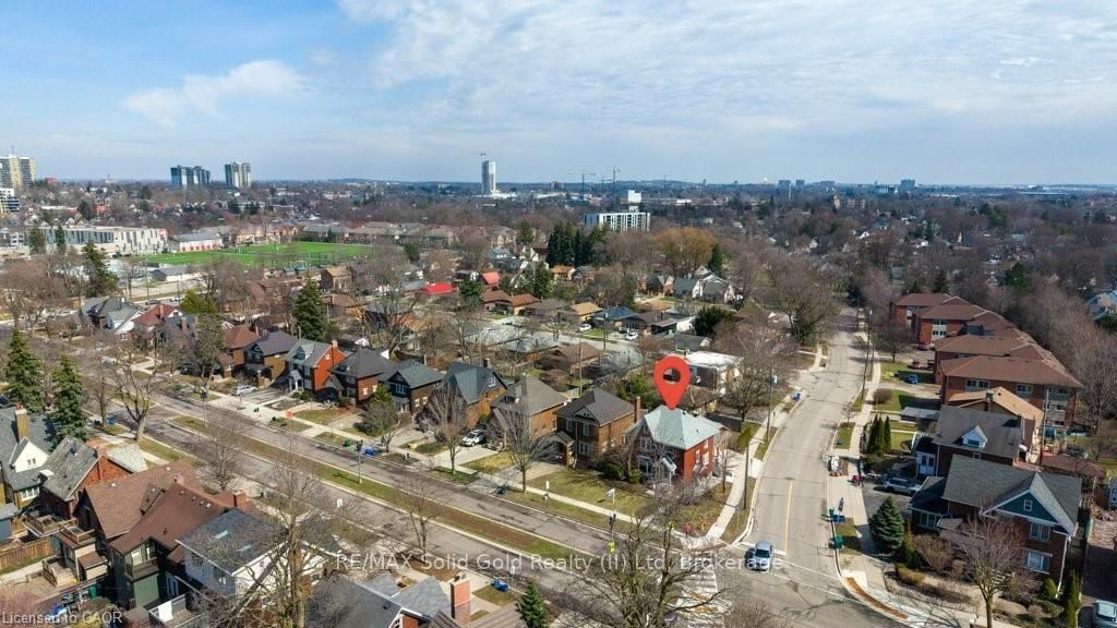 859 Queen's Boulevard - Photo 36