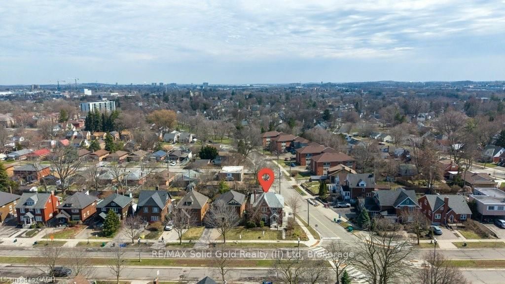 859 Queen's Boulevard - Photo 37