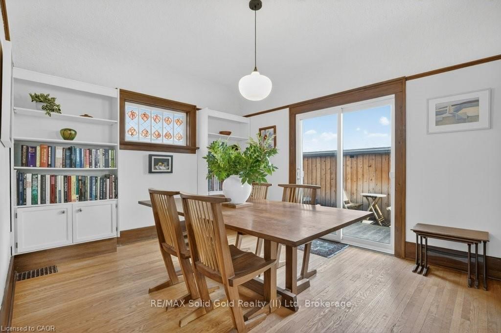 859 Queen's Boulevard - Photo 6