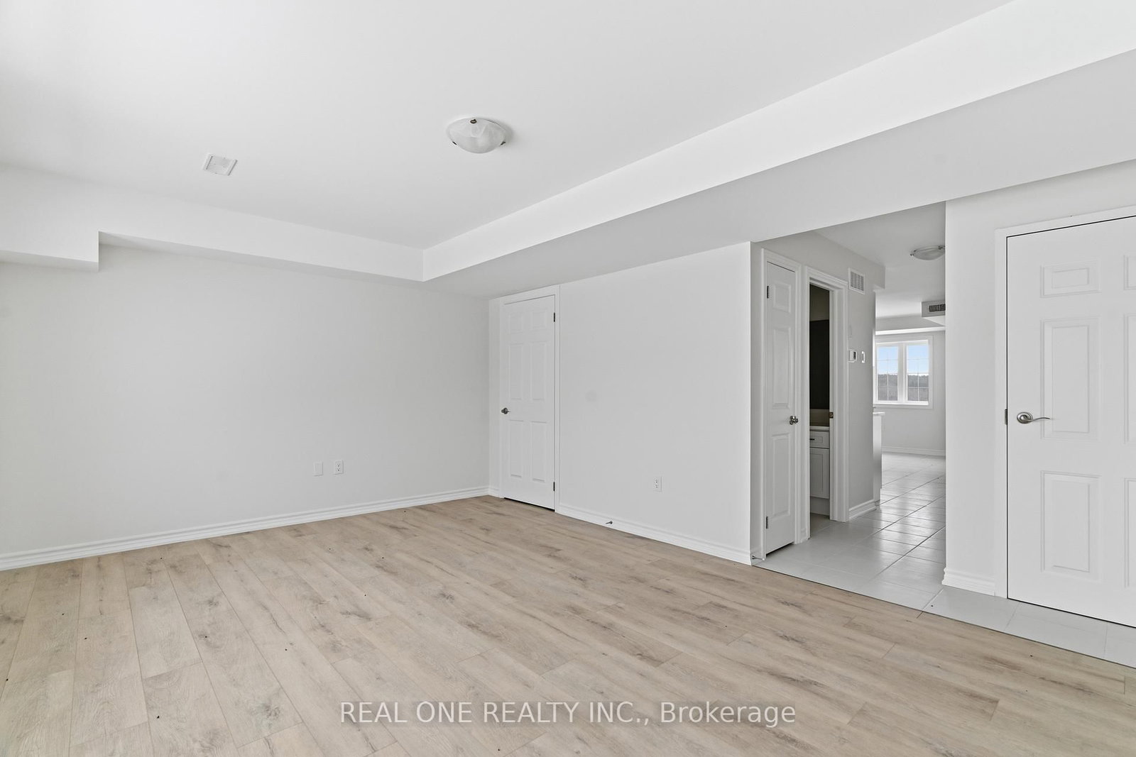 85 Mullin Drive, Unit 33A - Photo 2