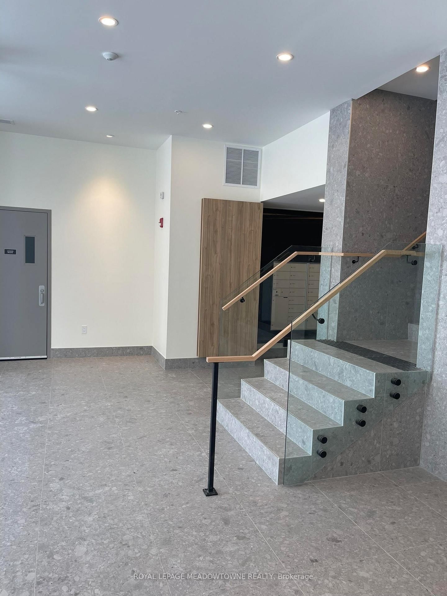 19B West Street N, Unit 407 - Photo 20