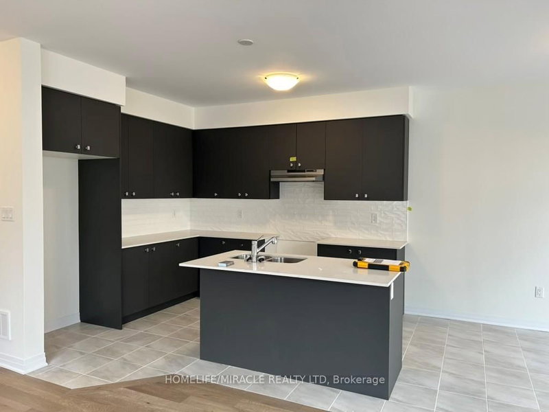 home for lease on 8 Canvas Crescent