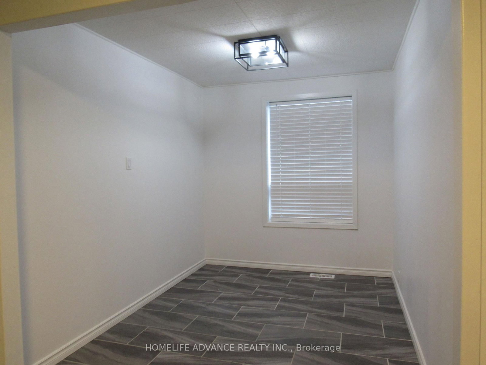 Detached House for lease at 14 Graham Avenue, Hamilton, Ontario, L8K 2L8 - Delta - MLS: X12988508