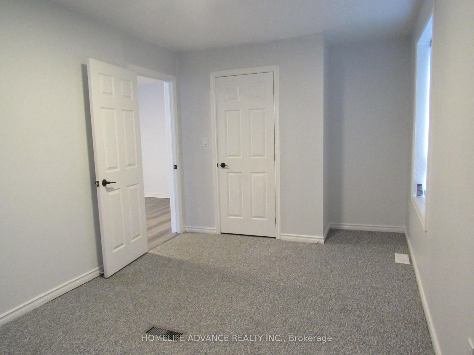 Detached House for lease at 14 Graham Avenue, Hamilton, Ontario, L8K 2L8 - Delta - MLS: X12988508