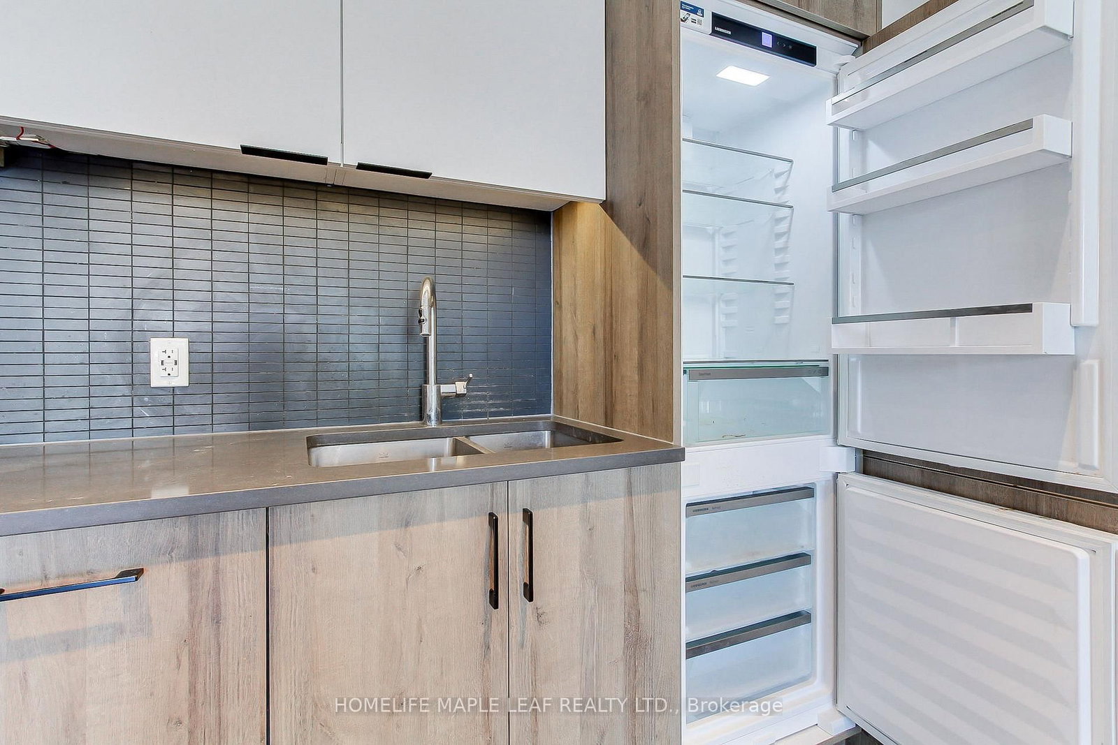 741 King Street W, Unit 103 - Photo 14