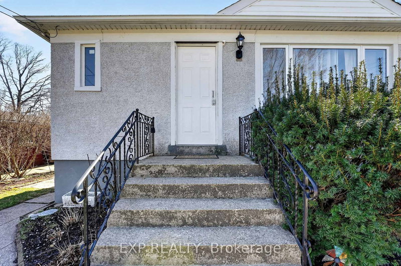 370 Clarence St, Port Colborne, L3K 3H2 | Image 2