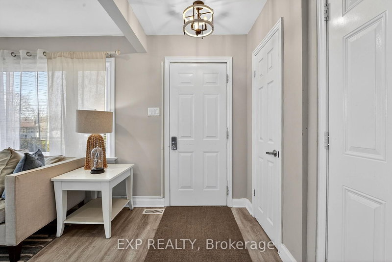 370 Clarence St, Port Colborne, L3K 3H2 | Image 3