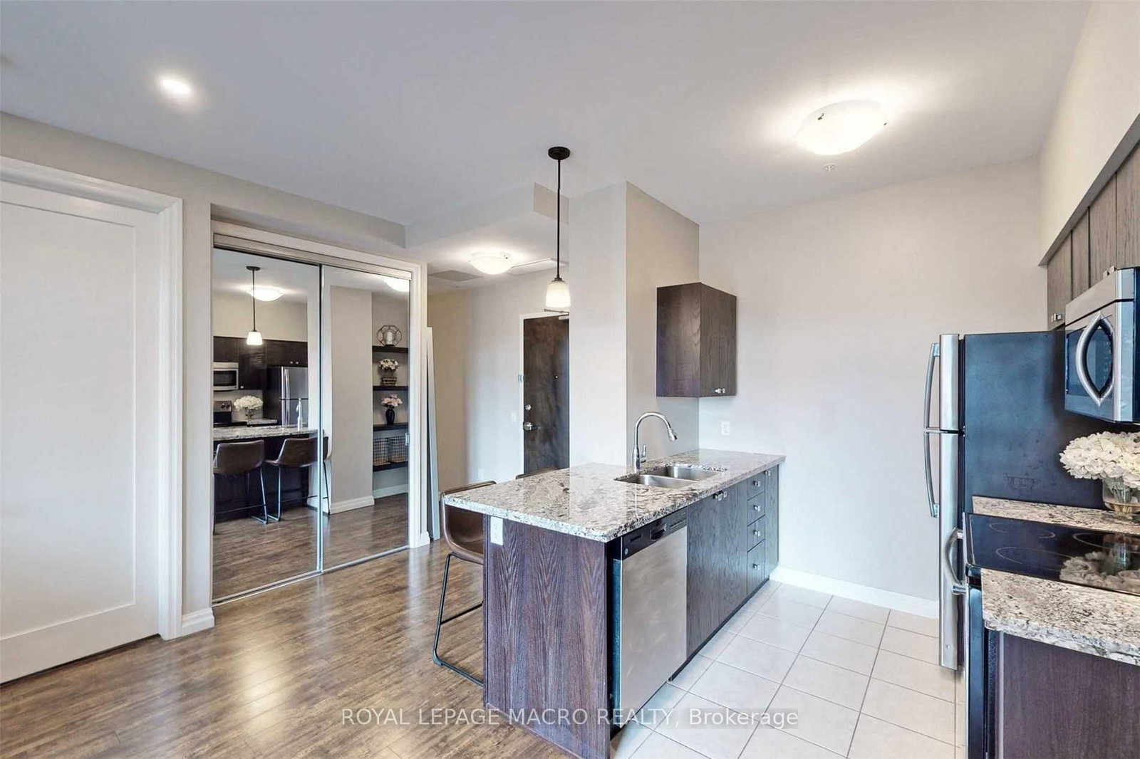 112 King Street E, Unit 1112 - Photo 14