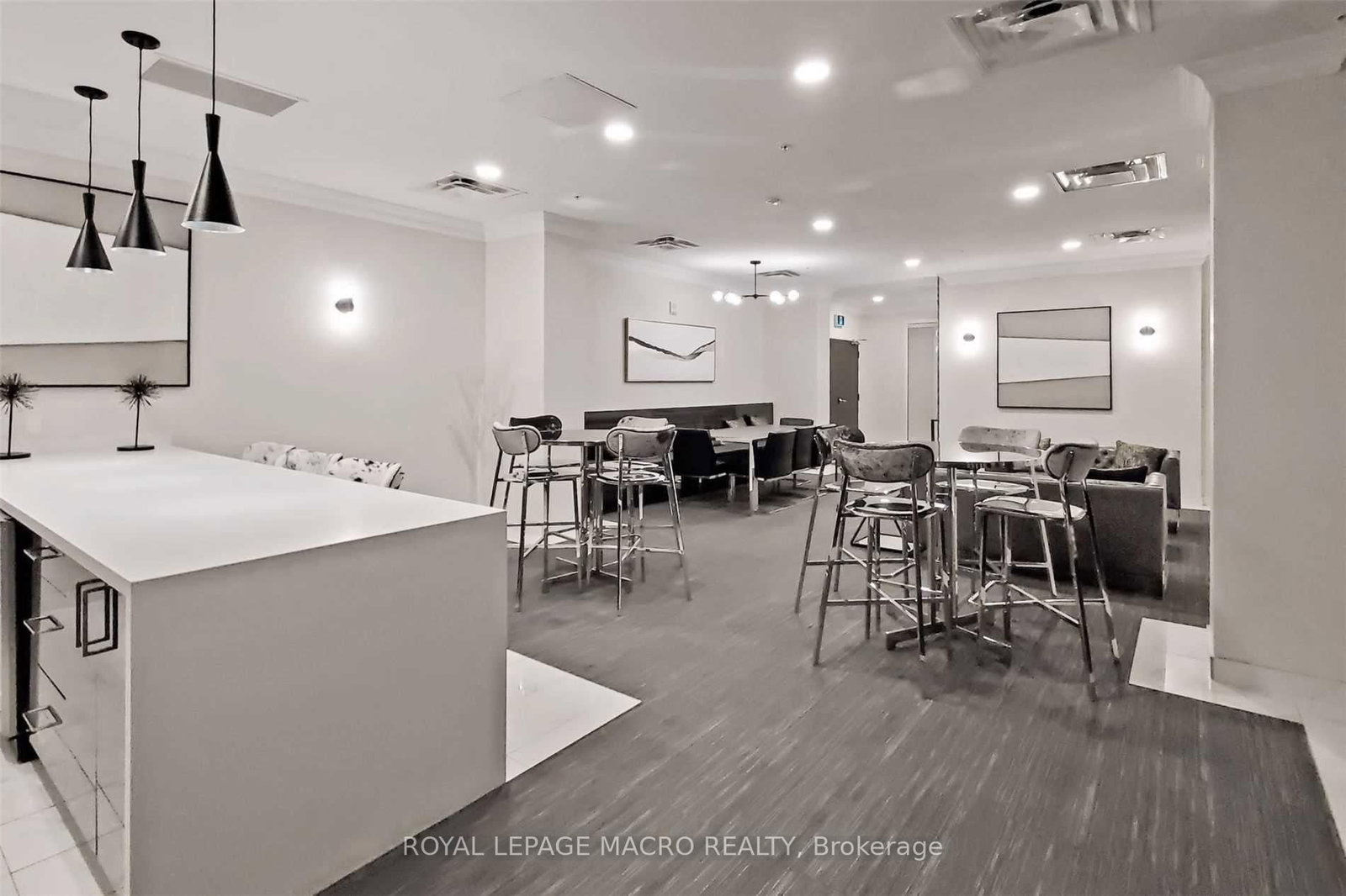 112 King Street E, Unit 1112 - Photo 25