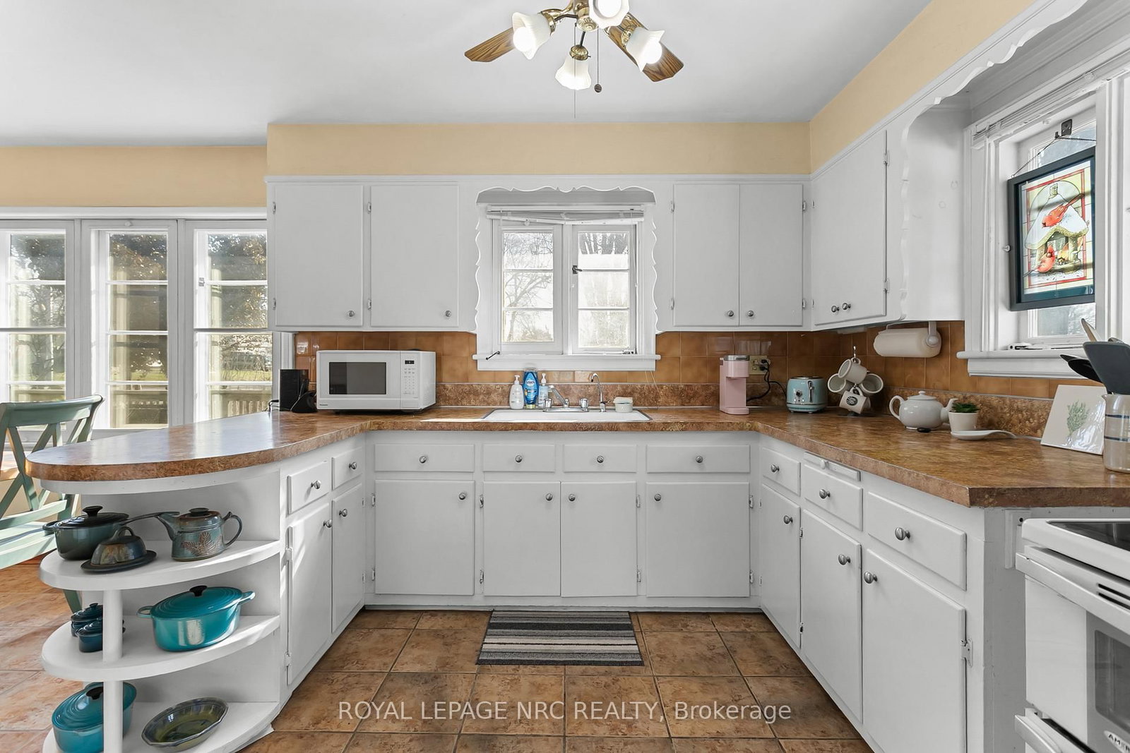 Detached House for sale at 197 Elmwood Avenue, Fort Erie, Ontario, L0S 1B0 - Crystal Beach - MLS: X12988954