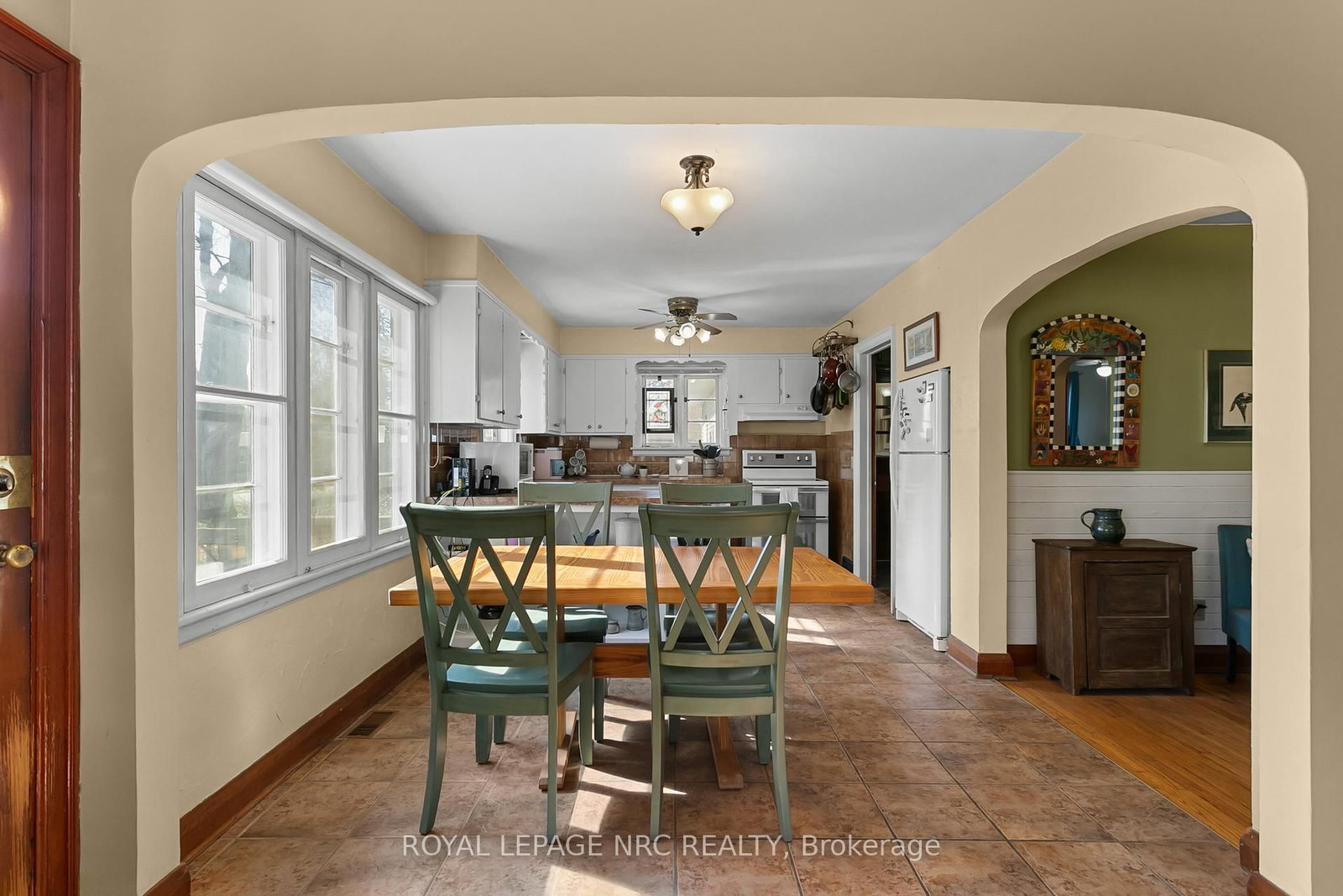 Detached House for sale at 197 Elmwood Avenue, Fort Erie, Ontario, L0S 1B0 - Crystal Beach - MLS: X12988954