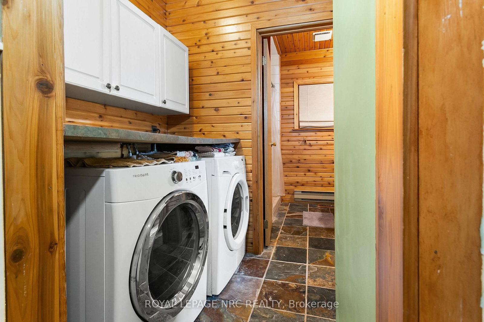 Detached House for sale at 197 Elmwood Avenue, Fort Erie, Ontario, L0S 1B0 - Crystal Beach - MLS: X12988954