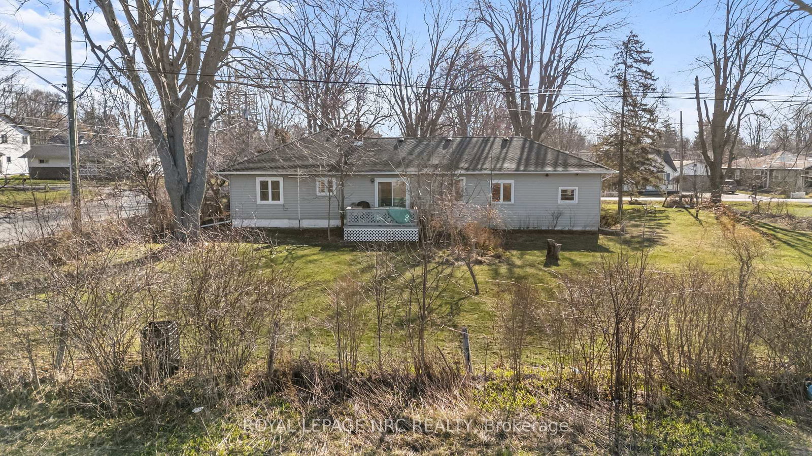 Detached House for sale at 197 Elmwood Avenue, Fort Erie, Ontario, L0S 1B0 - Crystal Beach - MLS: X12988954