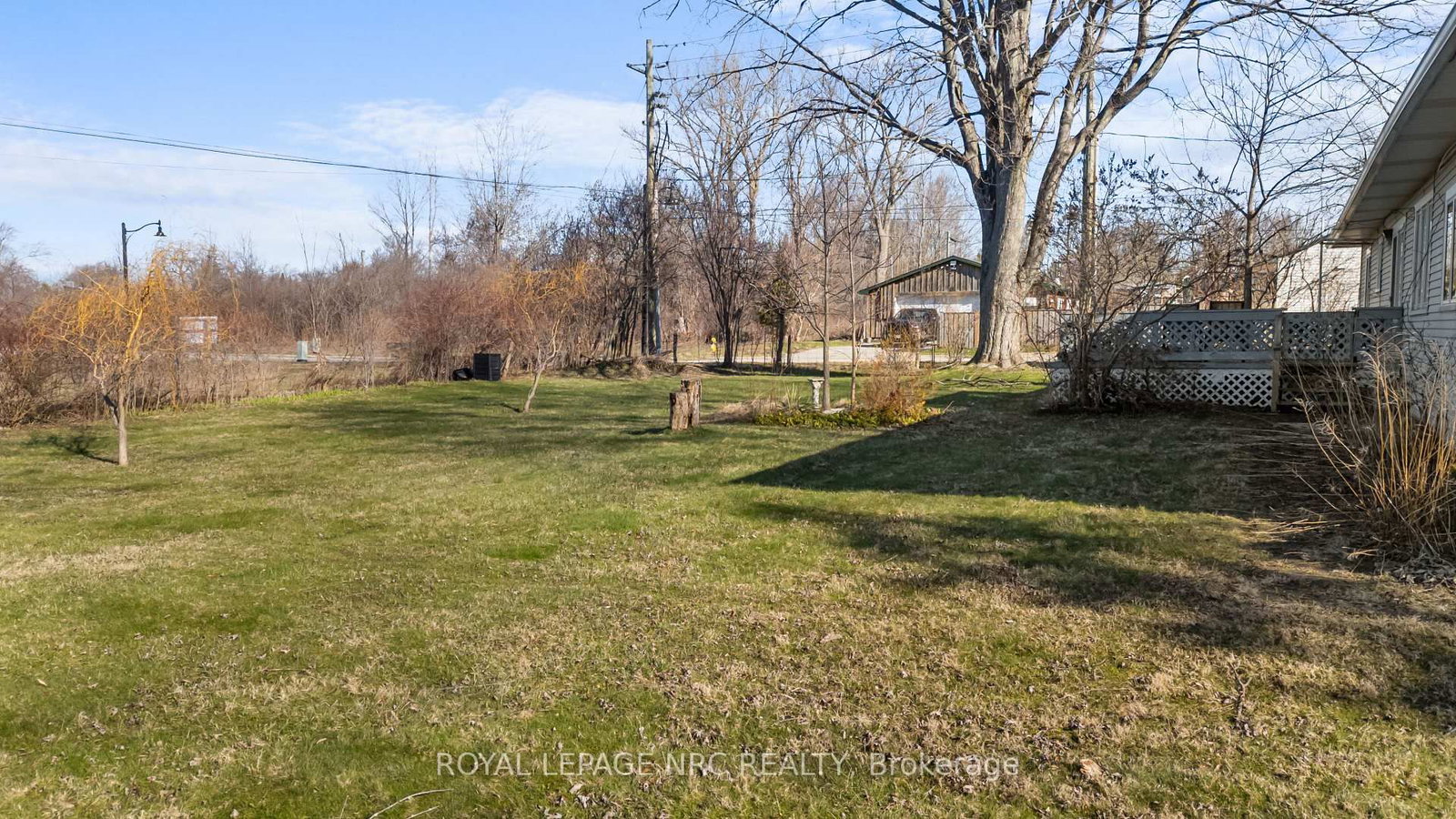 Detached House for sale at 197 Elmwood Avenue, Fort Erie, Ontario, L0S 1B0 - Crystal Beach - MLS: X12988954