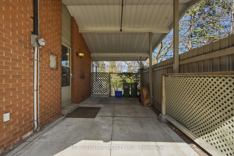 22 Westaway Pl, Hamilton, L9C 2G1 | Image 3
