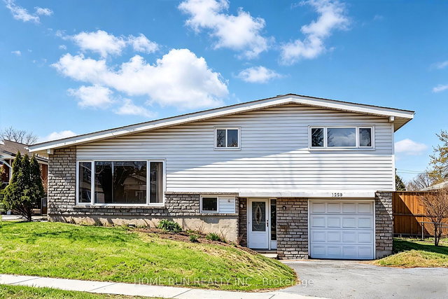 1259 Meadowlands Drive E