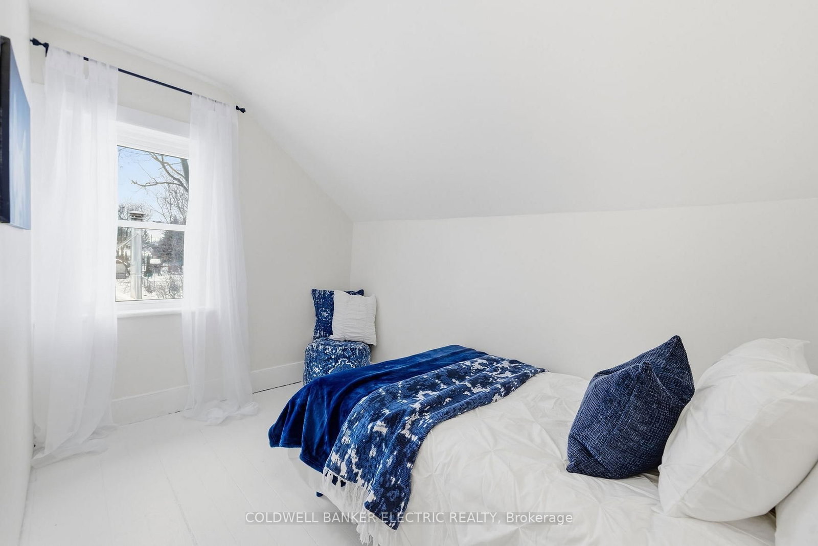 Detached House for sale at 607 Armour Road, Peterborough, Ontario, K9H 1Z3 - Ashburnham Ward 4 - MLS: X12989038