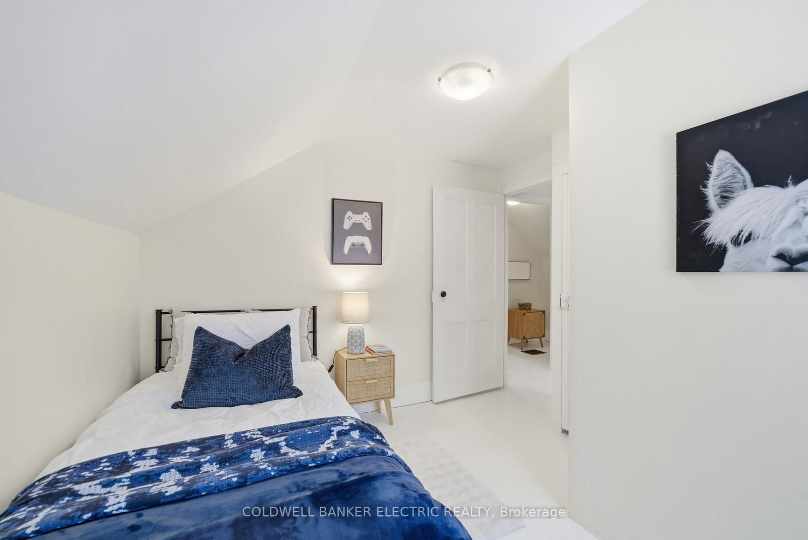 Detached House for sale at 607 Armour Road, Peterborough, Ontario, K9H 1Z3 - Ashburnham Ward 4 - MLS: X12989038