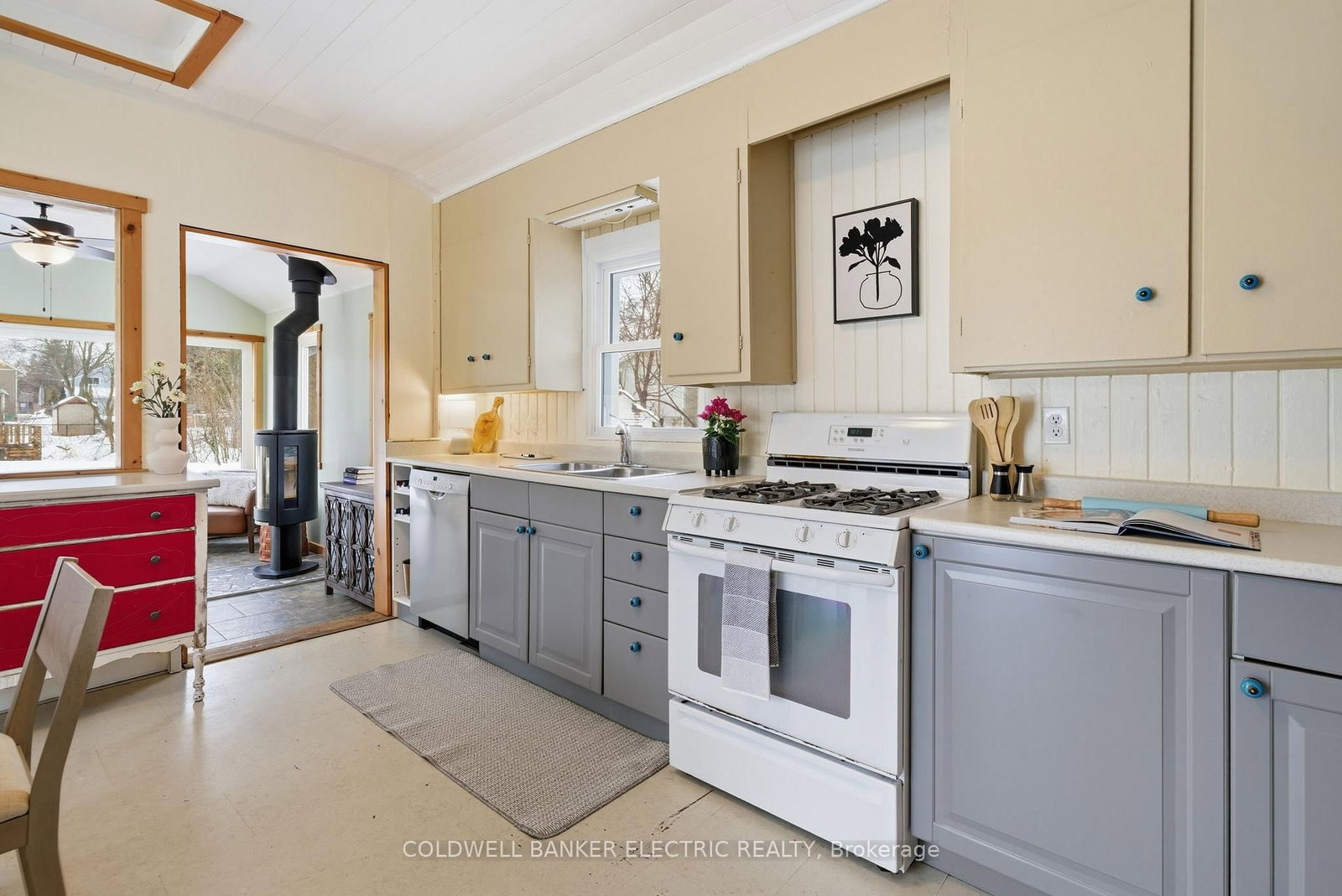 Detached House for sale at 607 Armour Road, Peterborough, Ontario, K9H 1Z3 - Ashburnham Ward 4 - MLS: X12989038