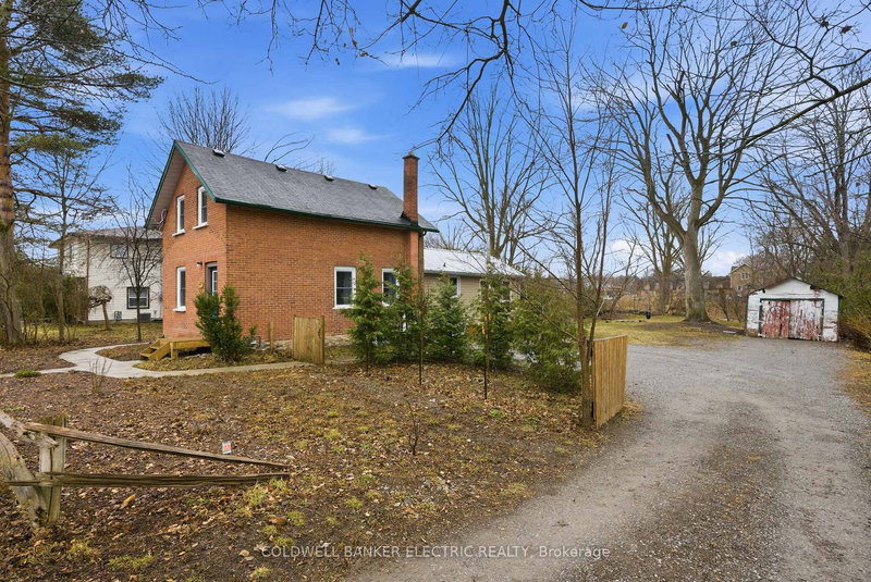 607 Armour Rd, Peterborough, K9H 1Z3 | Image 2