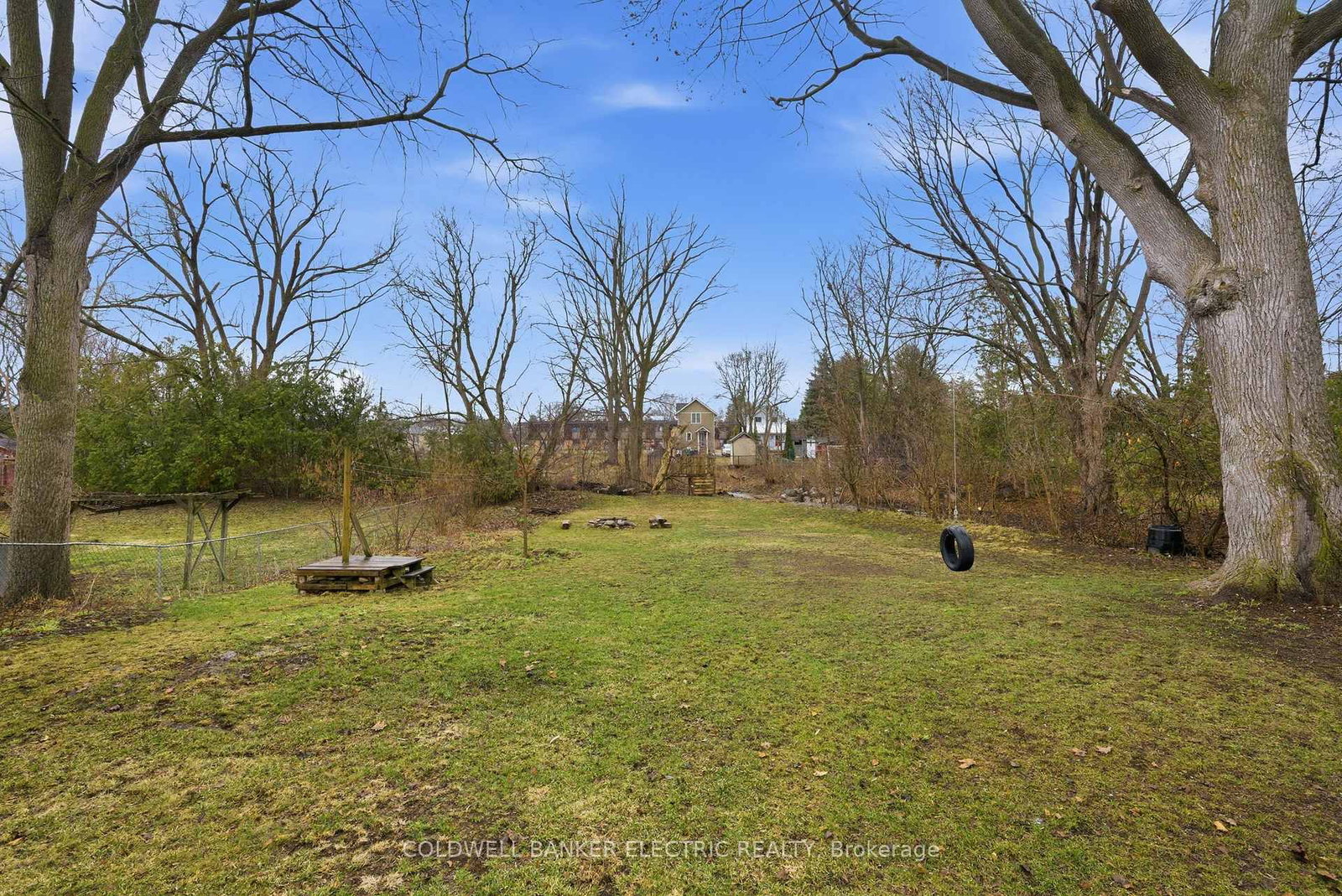 Detached House for sale at 607 Armour Road, Peterborough, Ontario, K9H 1Z3 - Ashburnham Ward 4 - MLS: X12989038