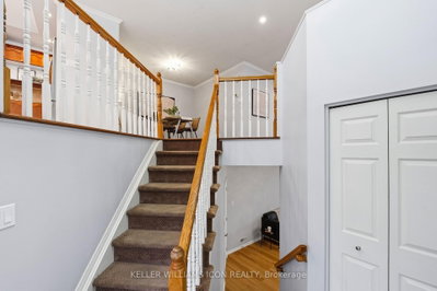 125 Castle Glen Crescent — photo 5