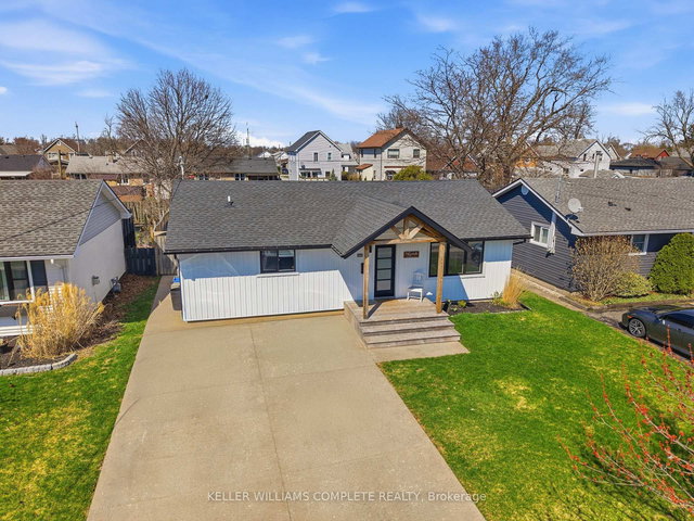 328 Dufferin Street S