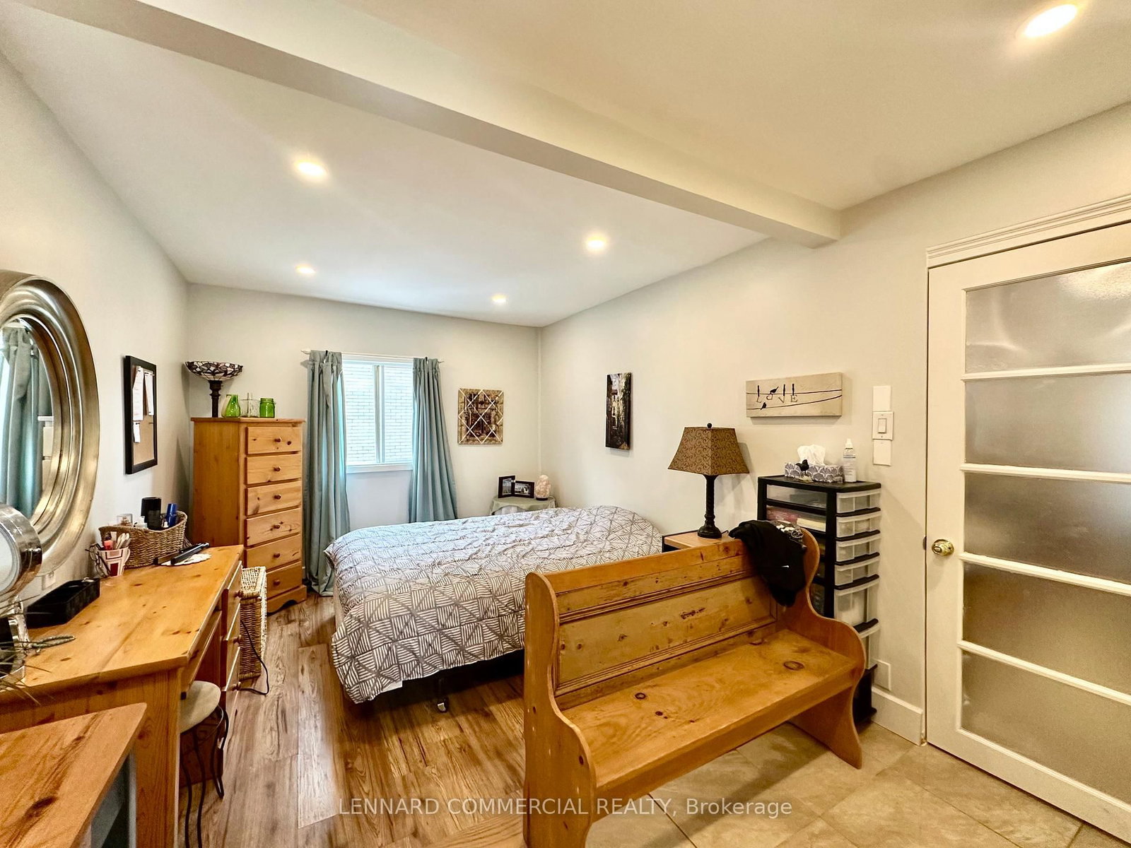 240 MARIER Avenue - Photo 10