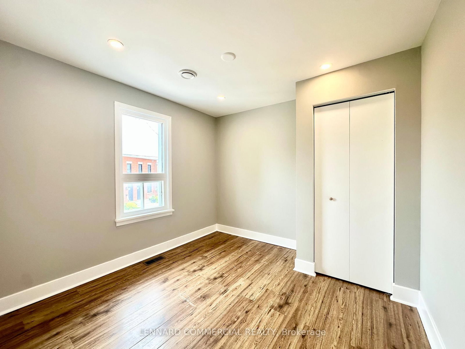 240 MARIER Avenue - Photo 11