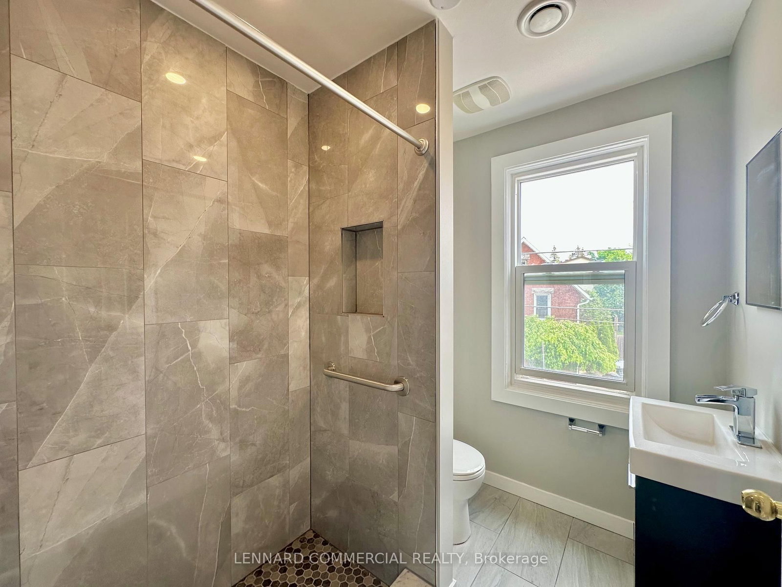 240 MARIER Avenue - Photo 12