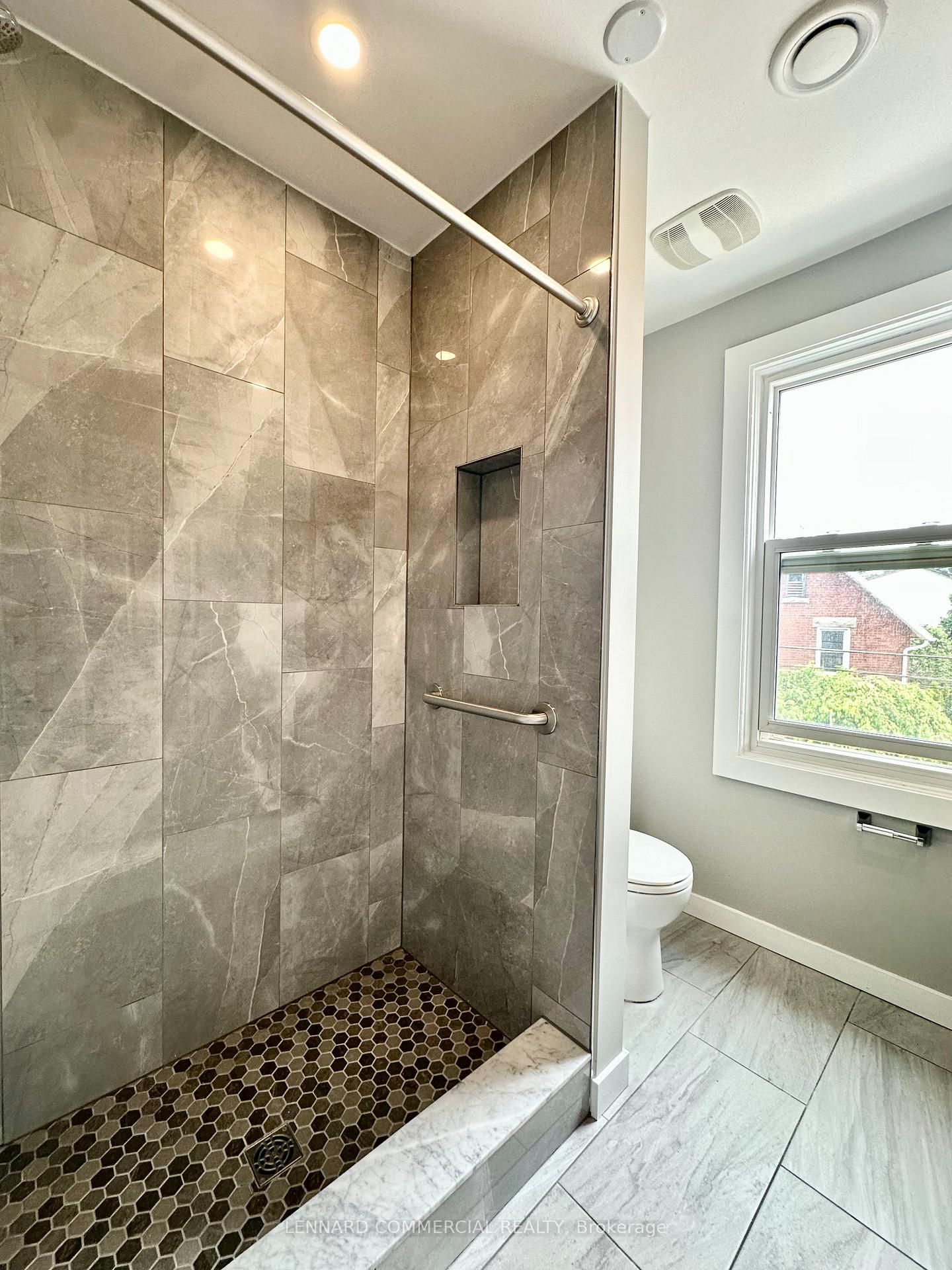 240 MARIER Avenue - Photo 13