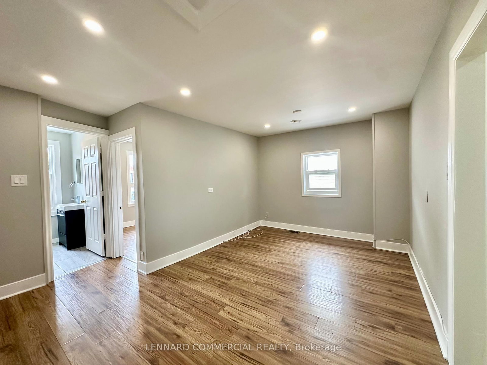 240 MARIER Avenue - Photo 16