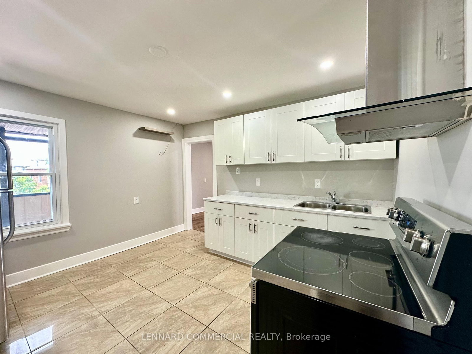 240 MARIER Avenue - Photo 18