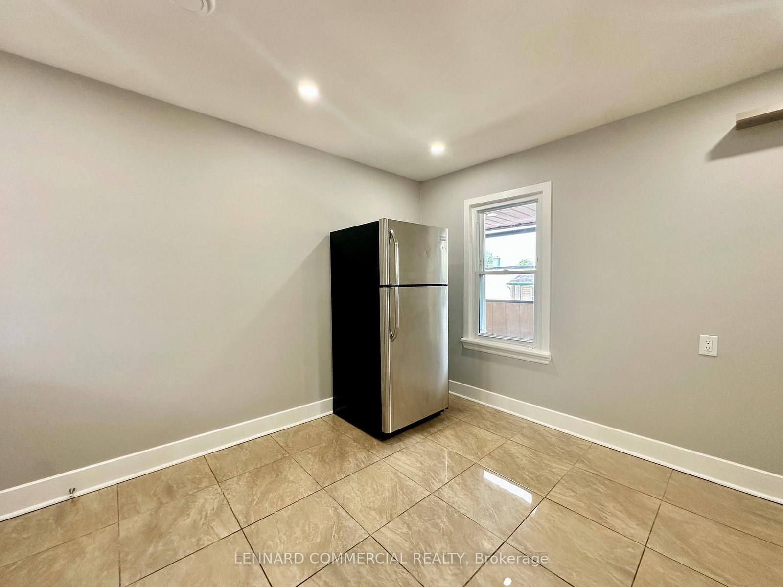 240 MARIER Avenue - Photo 19