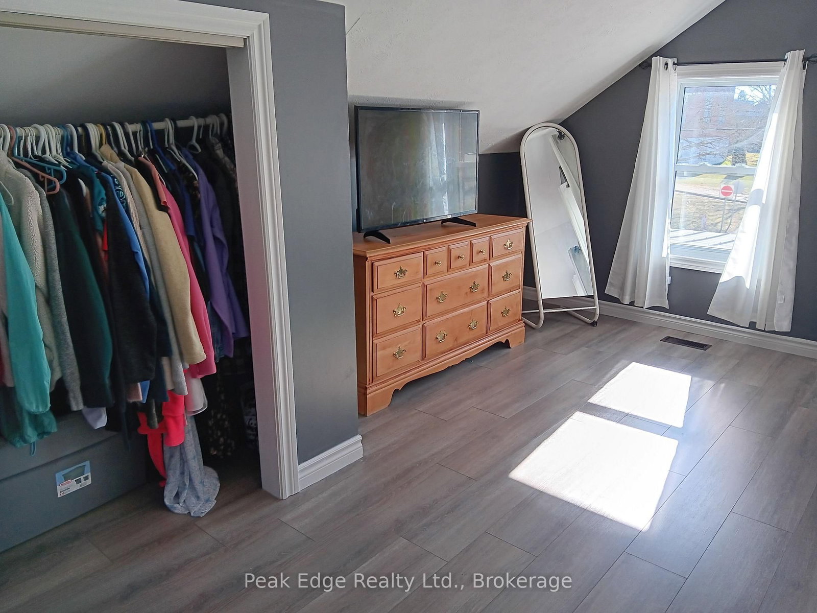 343 10th Avenue - Photo 18