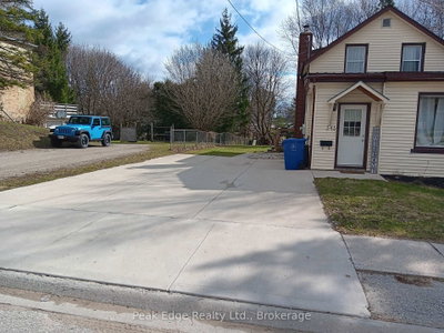 343 10th Avenue • Hanover, ON photo 3
