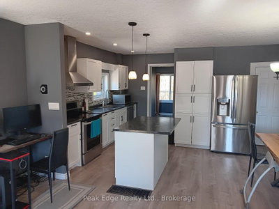 343 10th Avenue • Hanover, ON photo 9