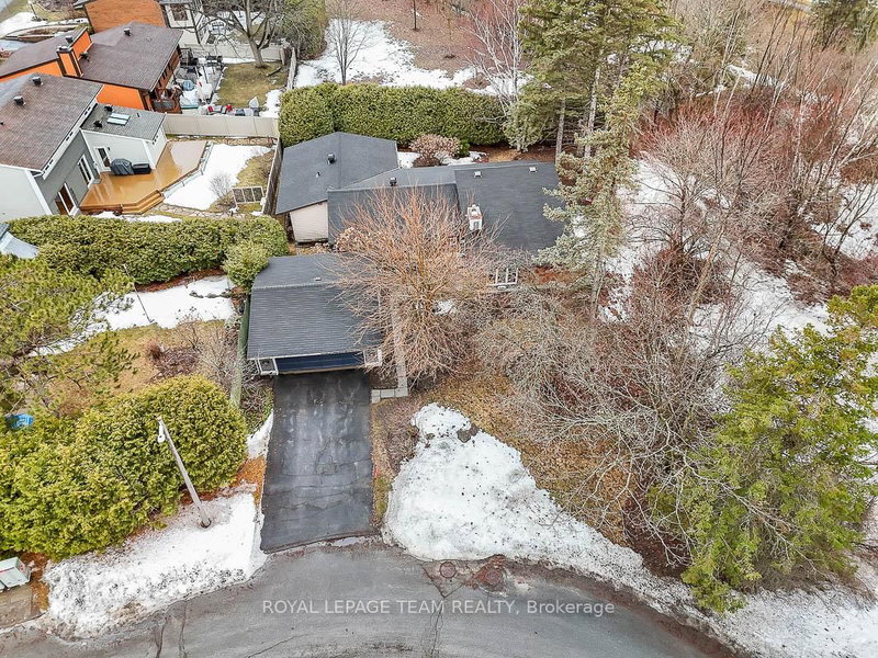 26 Amundsen Cres, Ottawa, K2L 1A7 | Image 2