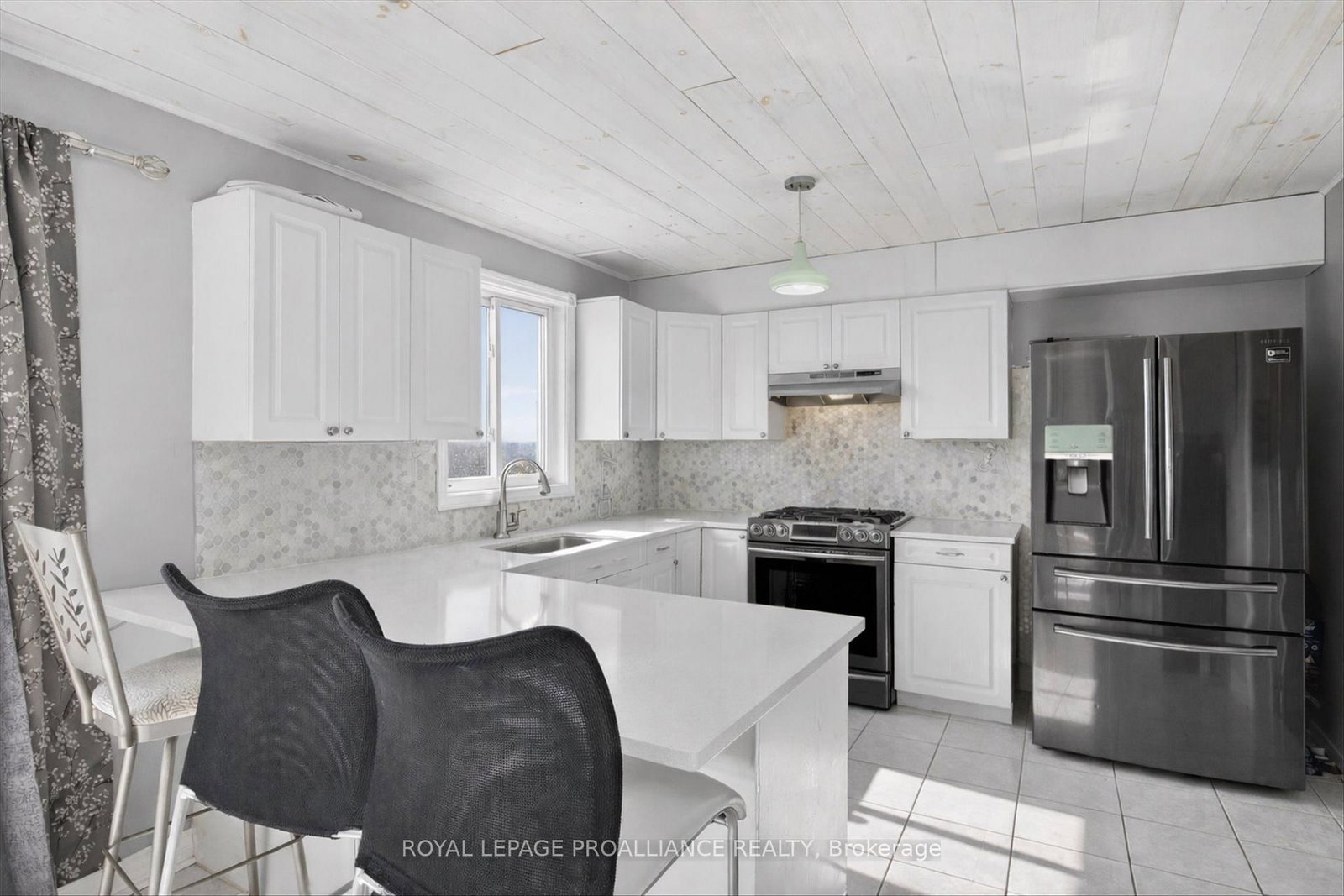 Detached House for sale at 1539 Cherryhill Road, Peterborough, Ontario, K9K 1A7 - Monaghan Ward 2 - MLS: X12989544