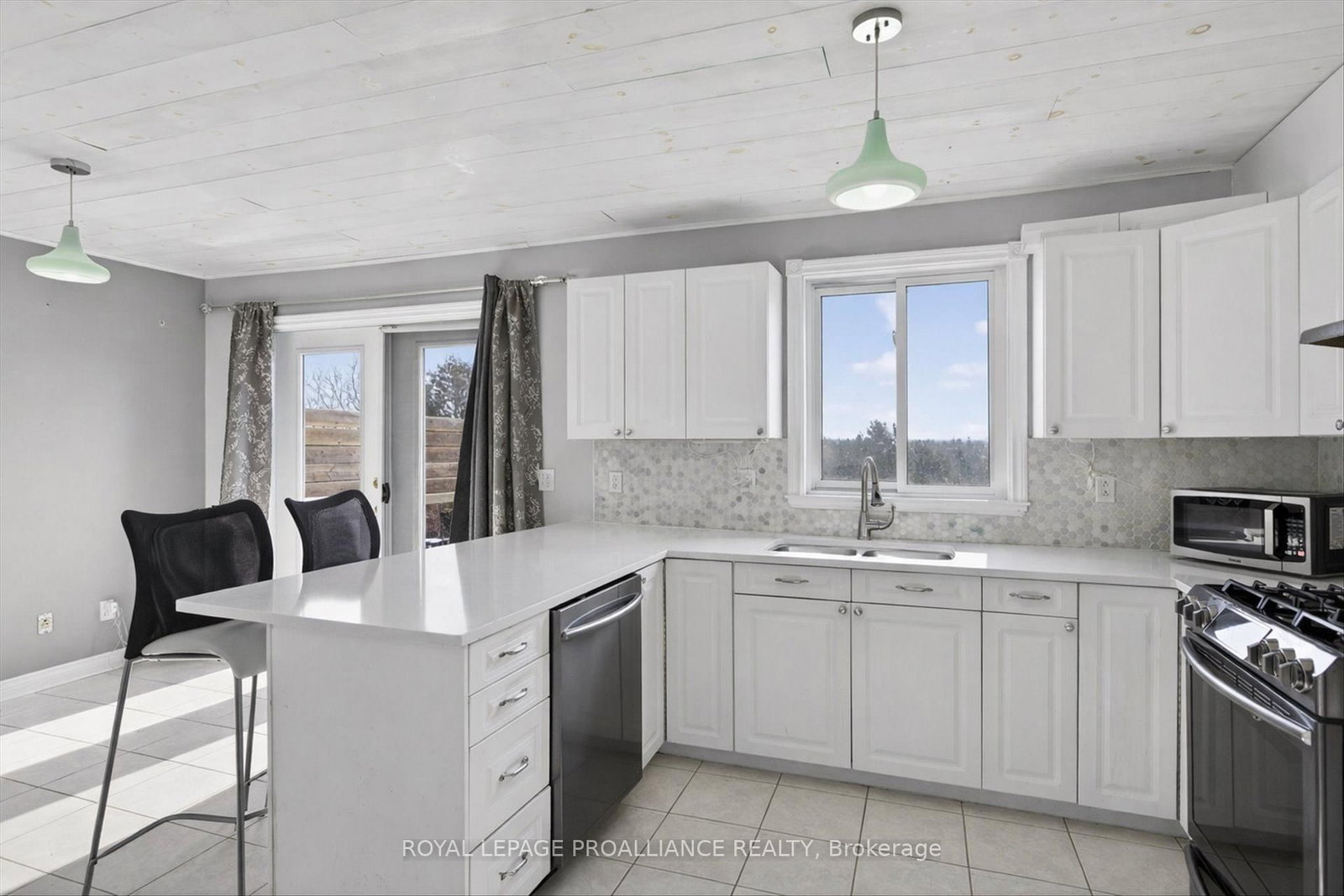 Detached House for sale at 1539 Cherryhill Road, Peterborough, Ontario, K9K 1A7 - Monaghan Ward 2 - MLS: X12989544