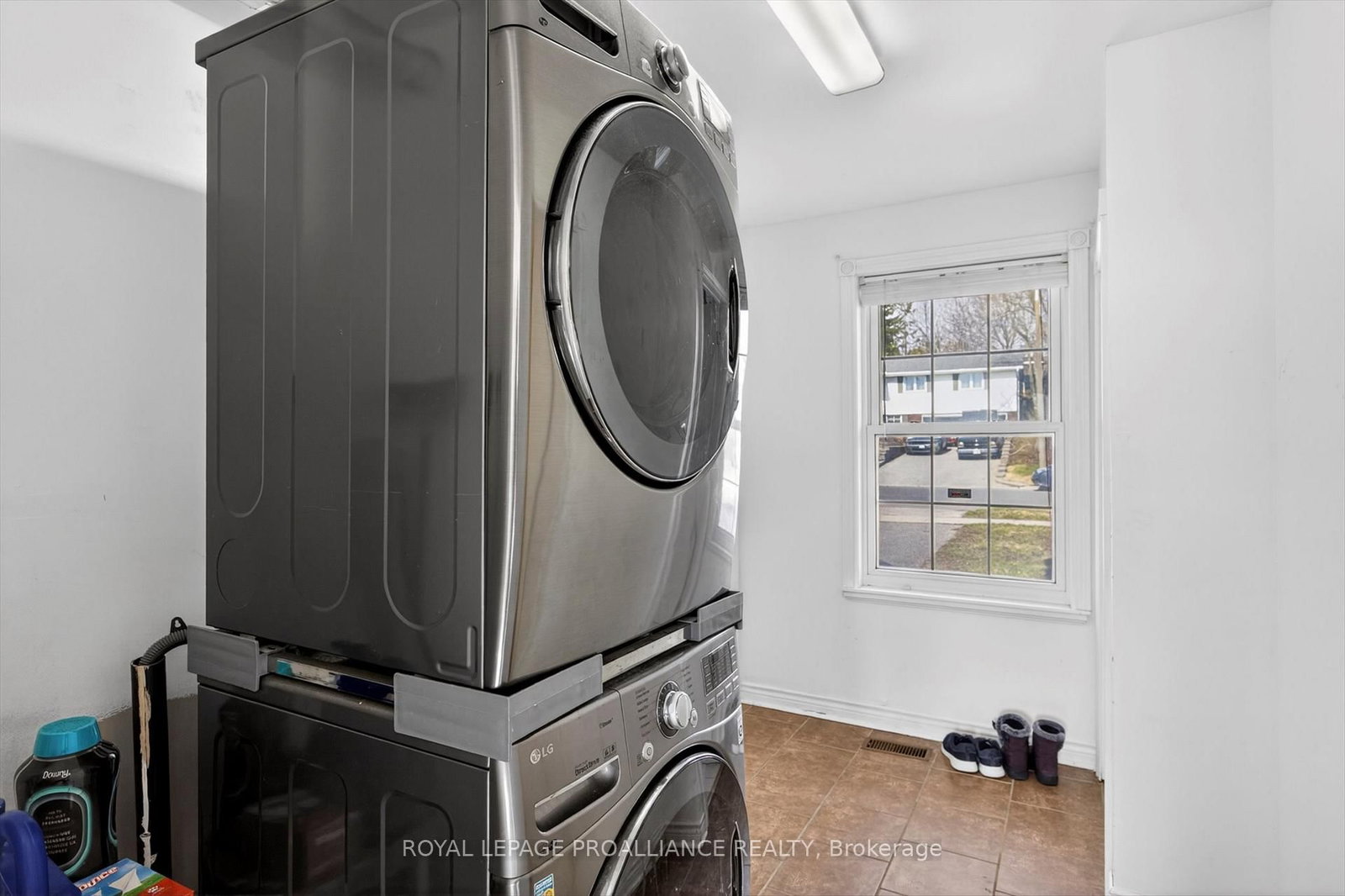 Detached House for sale at 1539 Cherryhill Road, Peterborough, Ontario, K9K 1A7 - Monaghan Ward 2 - MLS: X12989544