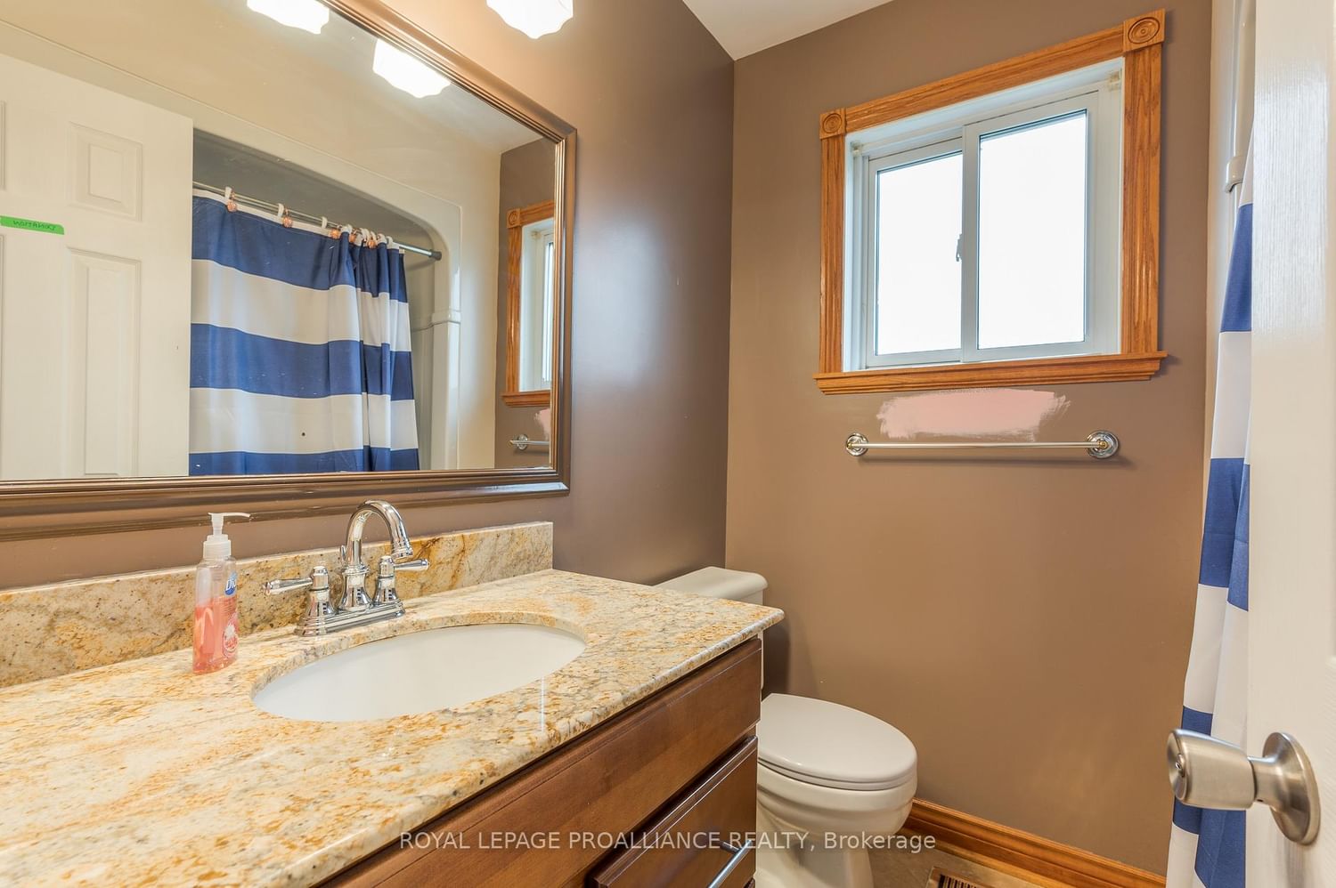 Detached House for sale at 1539 Cherryhill Road, Peterborough, Ontario, K9K 1A7 - Monaghan Ward 2 - MLS: X12989544