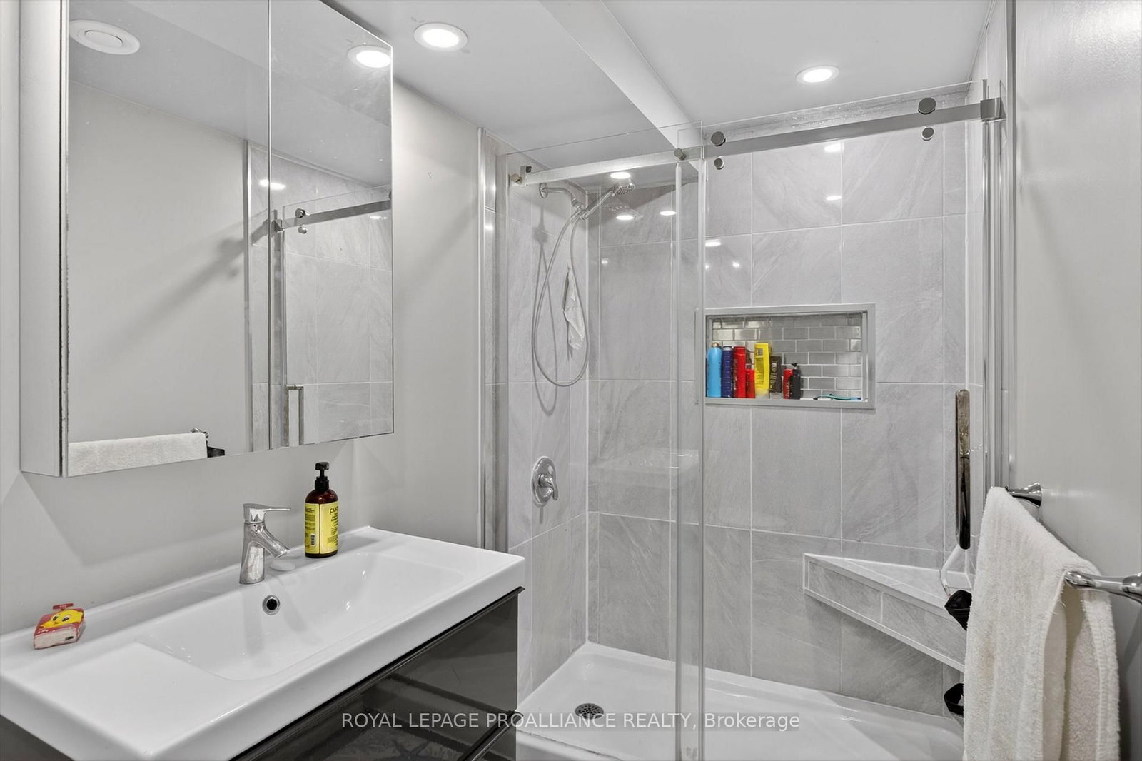 Detached House for sale at 1539 Cherryhill Road, Peterborough, Ontario, K9K 1A7 - Monaghan Ward 2 - MLS: X12989544