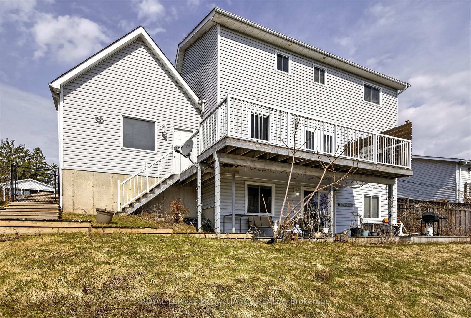 Detached House for sale at 1539 Cherryhill Road, Peterborough, Ontario, K9K 1A7 - Monaghan Ward 2 - MLS: X12989544