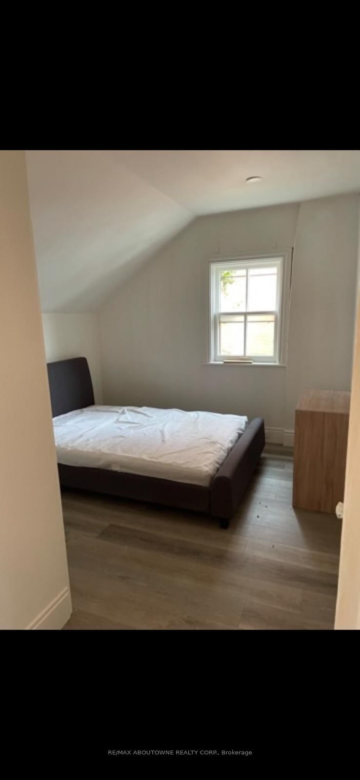 Detached House for sale at 70 Wellington Street, Hamilton, Ontario, L8N 2R1 - Corktown - MLS: X12989584